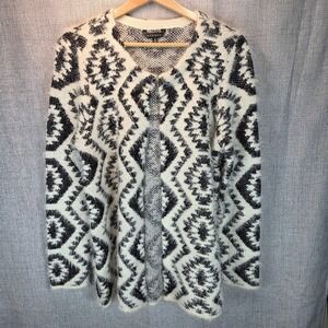 Hannah Geometric Medium Fuzzy Sweater Cardigan Clasp White Black Tribal